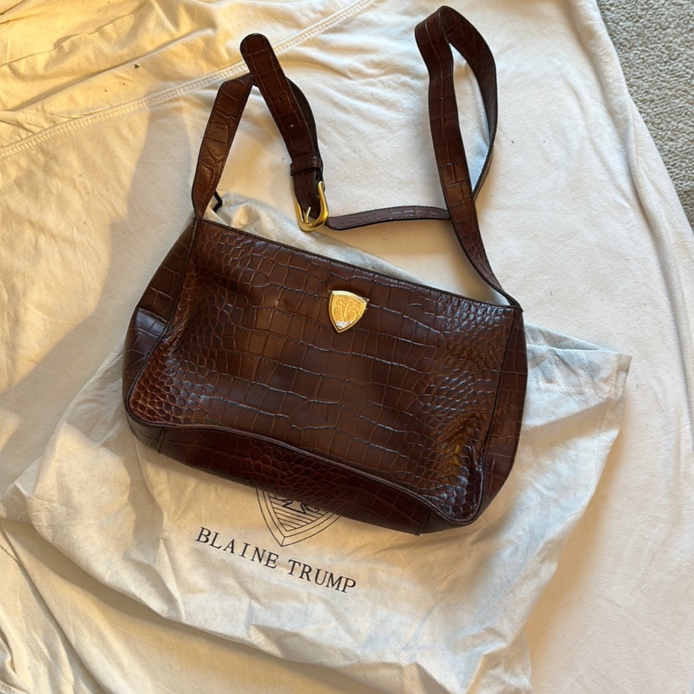 Blaine Trump Brown Leather shoulder bag